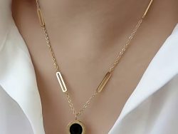 Gold Roman Necklace
Dainty necklace