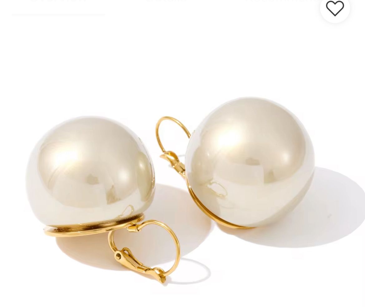 Gold Bold Pearl Earrings